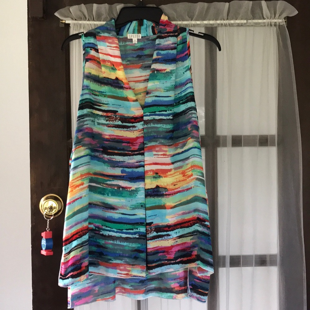 Flowy multicolored sleeveless tunic
